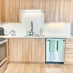 City View Apartment In Downtown